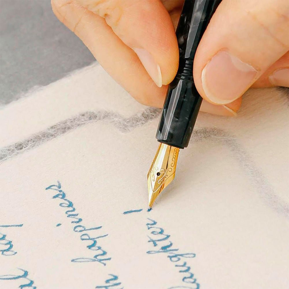 Marbled Fountain Pen Attache Black