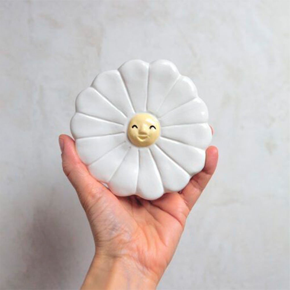 Large Margarito Flower with White Petals