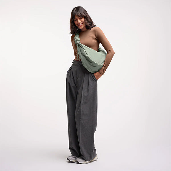 Moon Bag Ruffle Bass