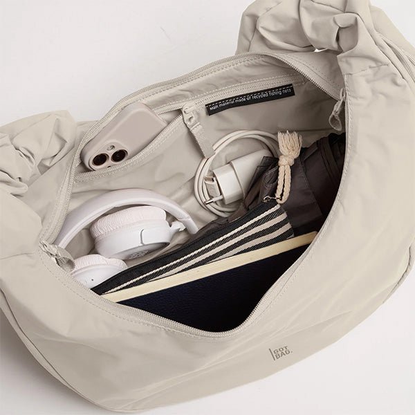 Moon Bag Ruffle Soft Shell