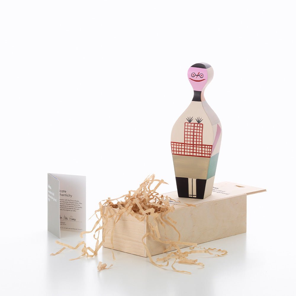 Poupée en bois n° 8