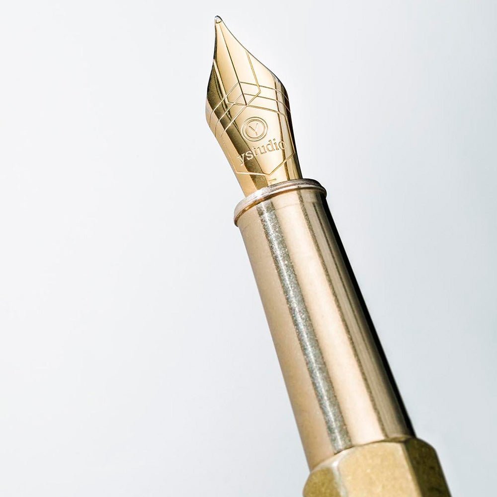 Pluma Estilográfica Classic Revolve (Brass - M Plumín)