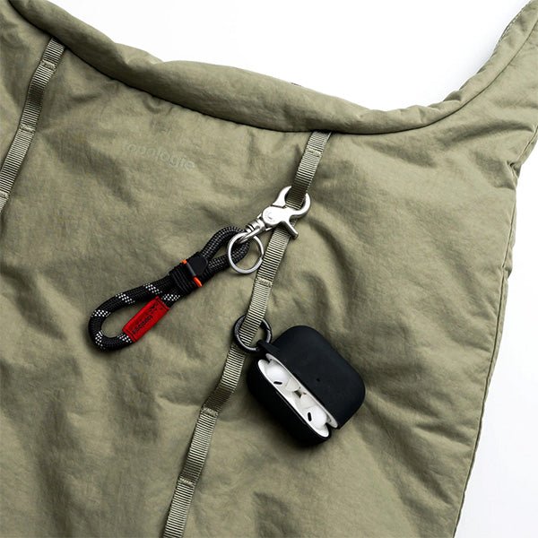 Cloud Hobo Moyen Mousse Tech Satin