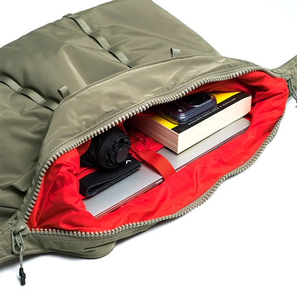 Cloud Hobo Moyen Mousse Tech Satin
