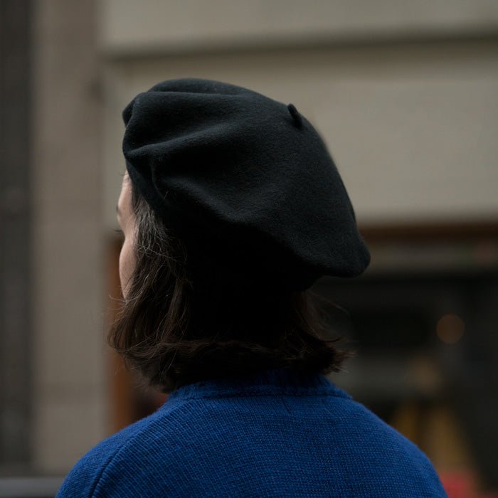 Béret en laine mérinos pour femme avec doublure noire 3