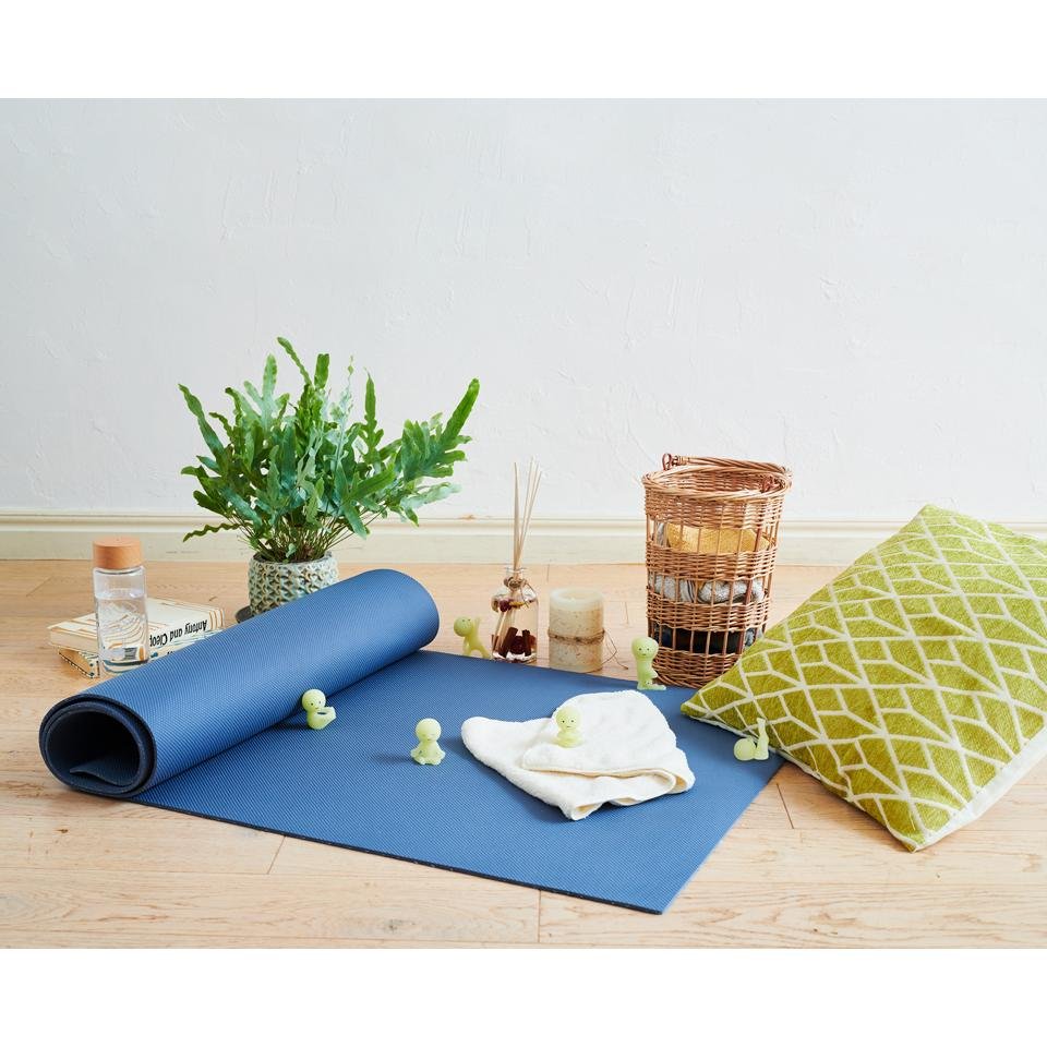 Série de yoga phosphorescente Smiski