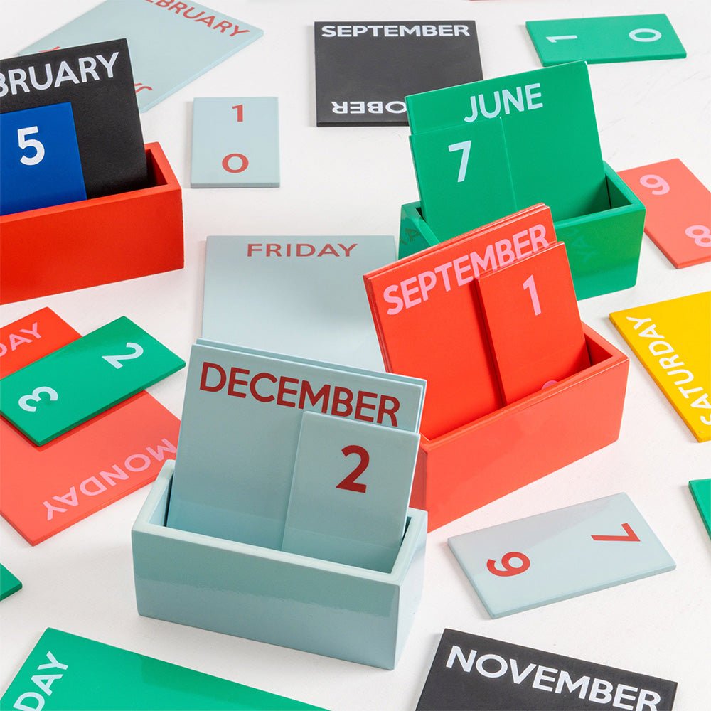 Petit calendrier perpétuel couleur bleu clair brillant