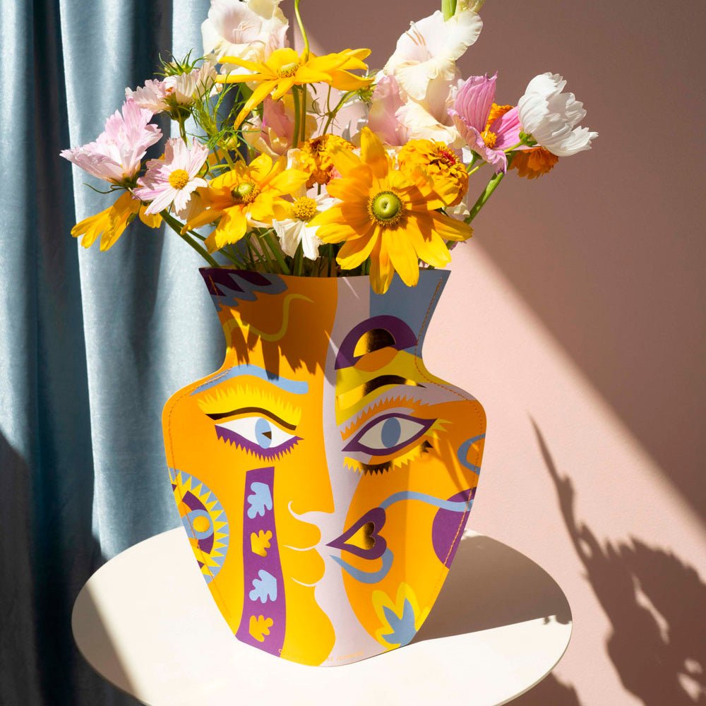 Vase en papier Olimpo Claire Johnson Naranjo