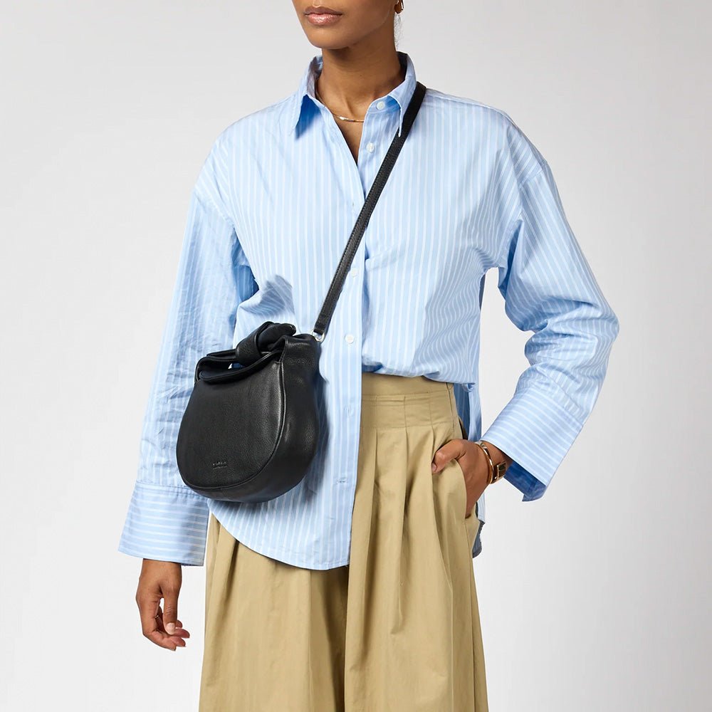 Bolso Coco Croissant Soft Grain Negro