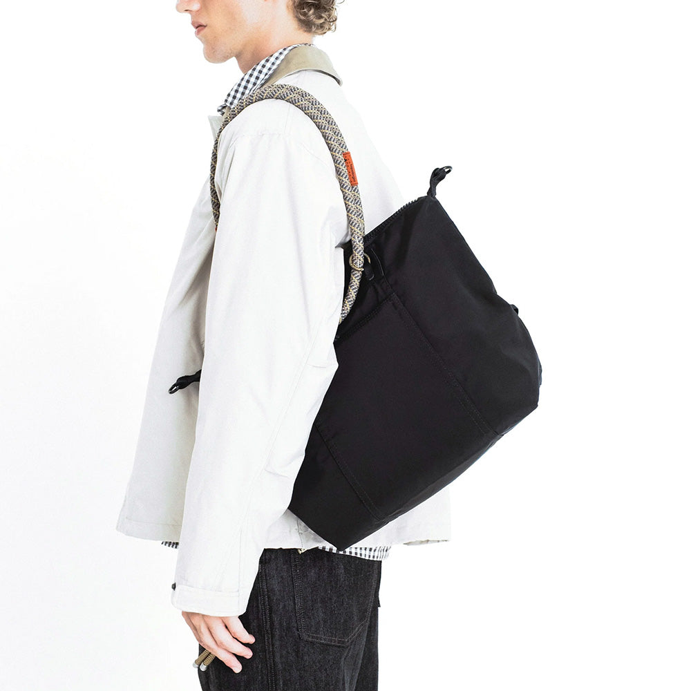 Explorer Tote Medium Black Tech Sateen